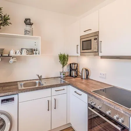 2 Bedroom Lovely In * 比苏姆