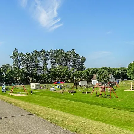 2 Bedroom Lovely In Apartment *